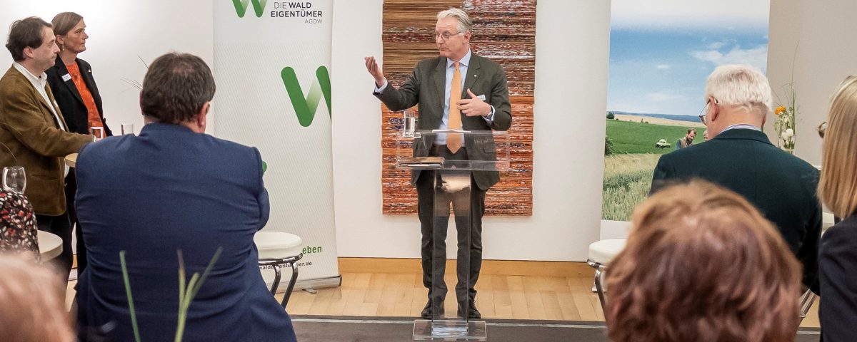 politische Veranstaltung für den Klimaschützer Wald