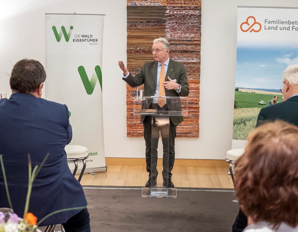 politische Veranstaltung für den Klimaschützer Wald